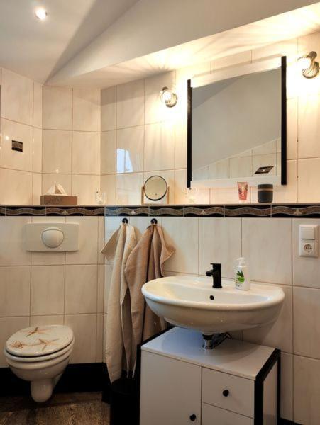 Ferienhaus Blaue Blume: Eco-Friendly Retreat with EV Charging & Sauna Guntersberge Exterior photo